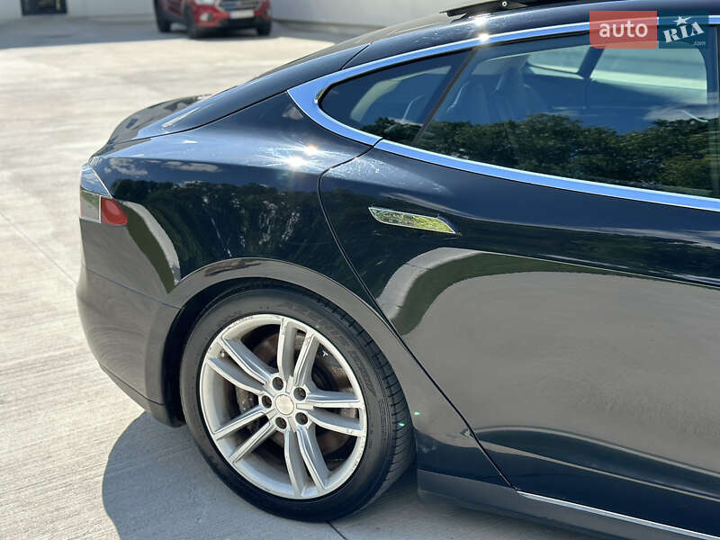Лифтбек Tesla Model S 2013 в Луцке