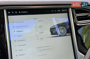 Лифтбек Tesla Model S 2013 в 
