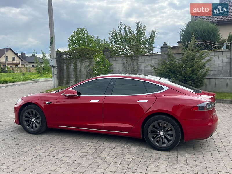 Лифтбек Tesla Model S 2017 в Ровно