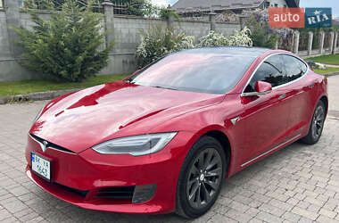 Лифтбек Tesla Model S 2017 в 
