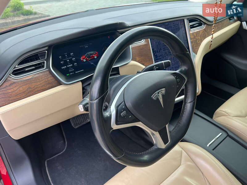 Лифтбек Tesla Model S 2017 в Ровно