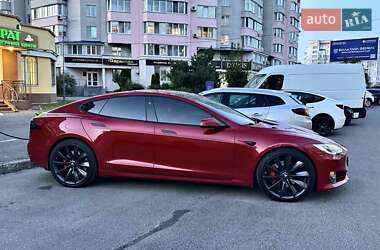 Лифтбек Tesla Model S 2017 в Сходнице