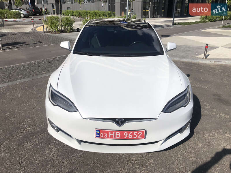 Лифтбек Tesla Model S 2018 в 