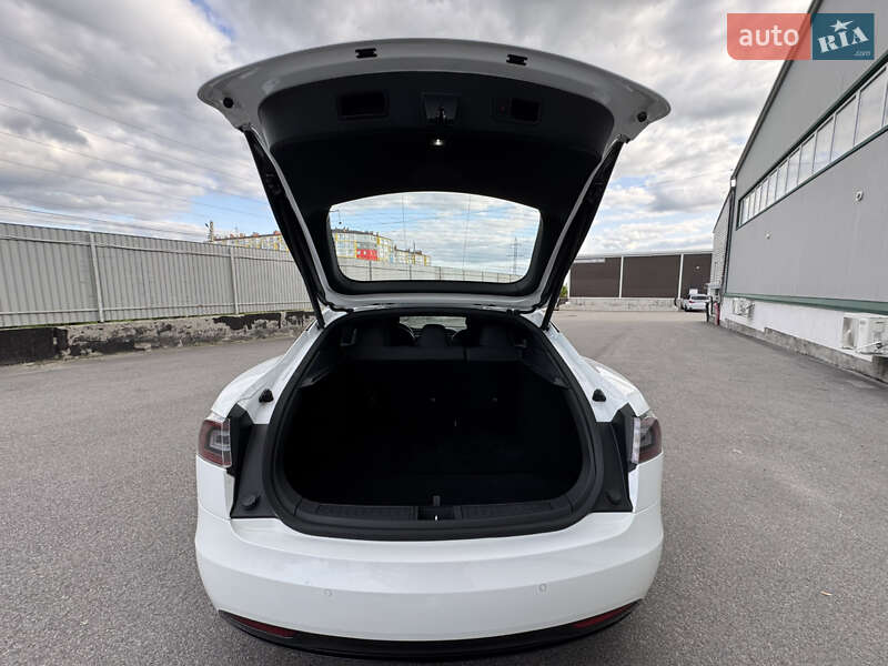 Лифтбек Tesla Model S 2017 в Виннице фото 22 Лифтбек Tesla Model S 2017 в Виннице