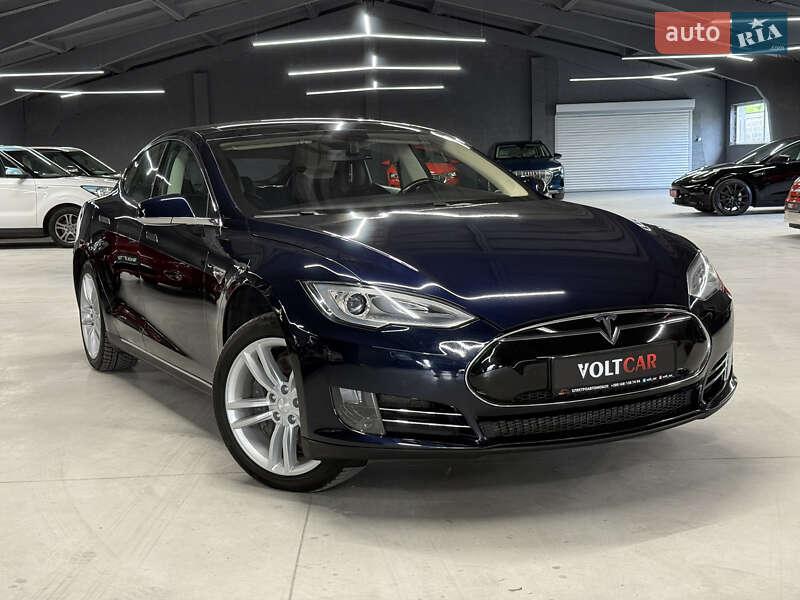 Ліфтбек Tesla Model S 2014 в Володимирі