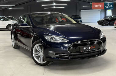 Лифтбек Tesla Model S 2014 в 