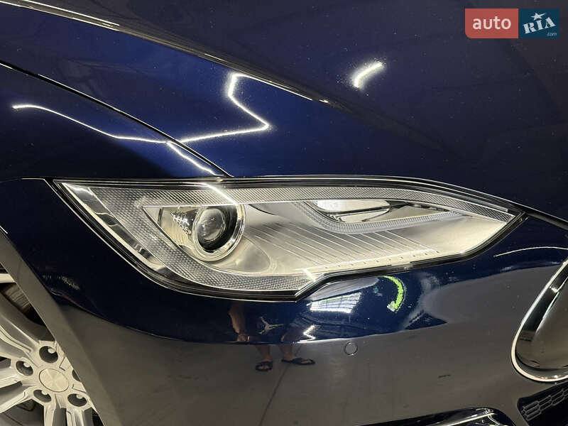Ліфтбек Tesla Model S 2014 в Володимирі