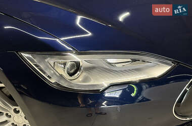 Лифтбек Tesla Model S 2014 в 