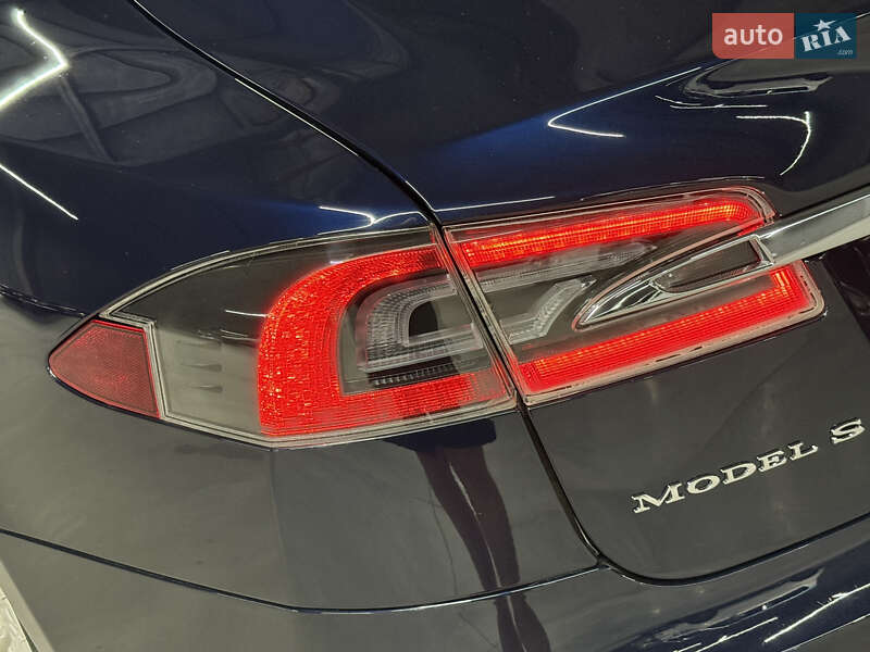 Ліфтбек Tesla Model S 2014 в Володимирі