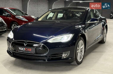 Лифтбек Tesla Model S 2014 в 