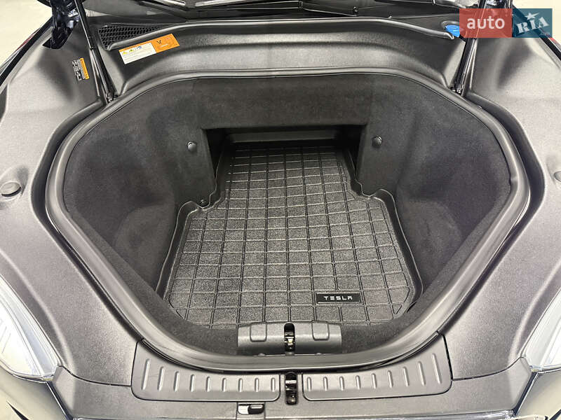 Ліфтбек Tesla Model S 2014 в Володимирі