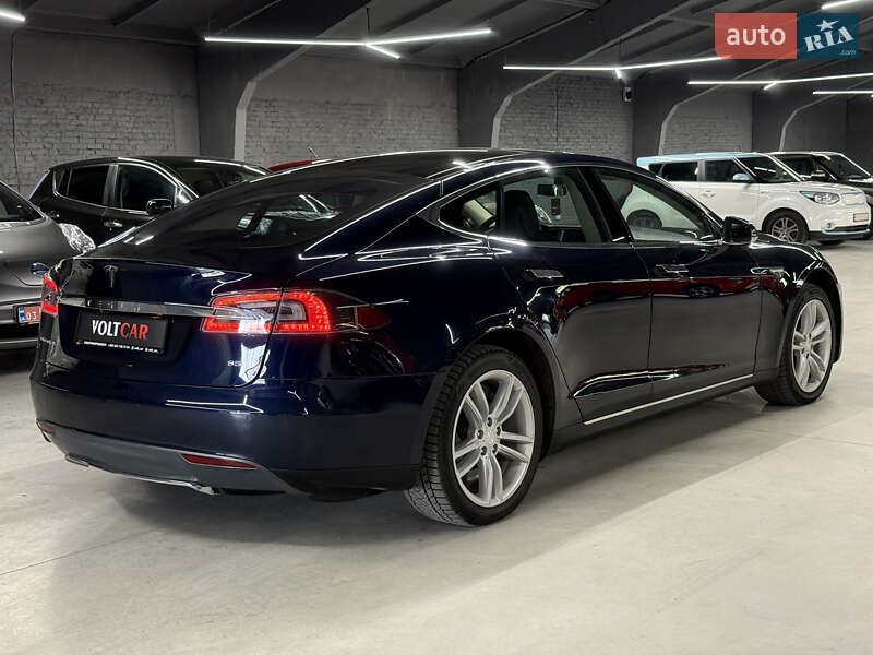Ліфтбек Tesla Model S 2014 в Володимирі
