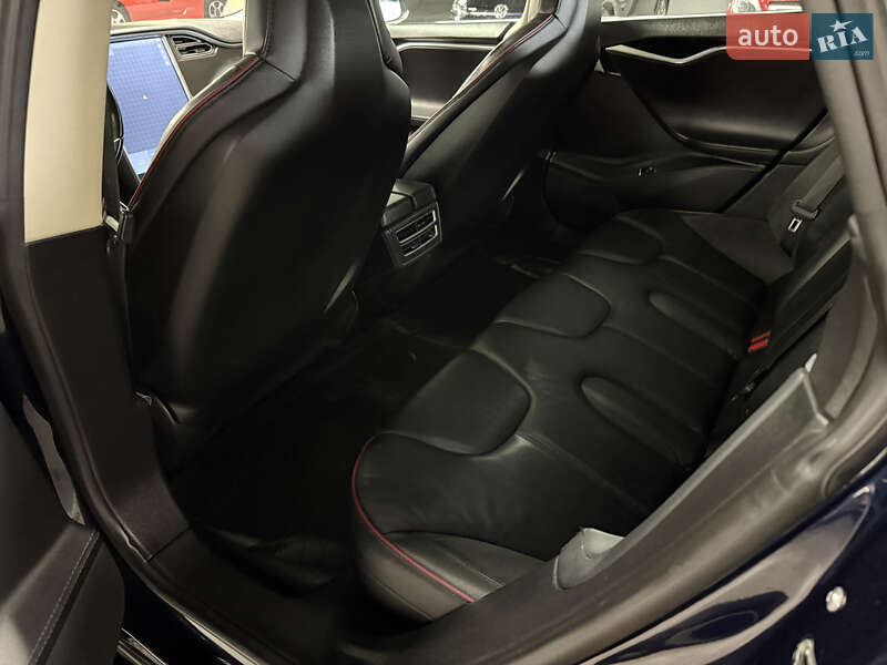 Ліфтбек Tesla Model S 2014 в Володимирі