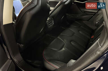 Лифтбек Tesla Model S 2014 в 