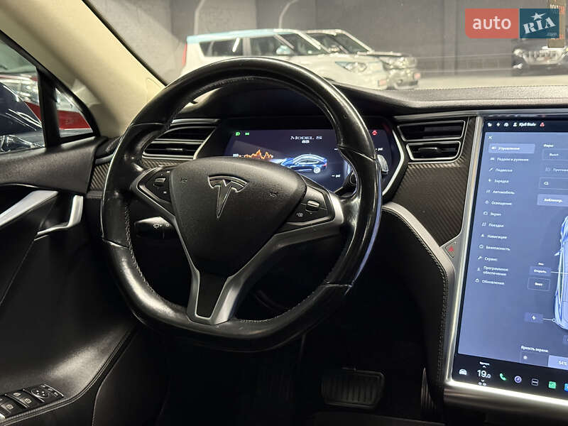 Ліфтбек Tesla Model S 2014 в Володимирі