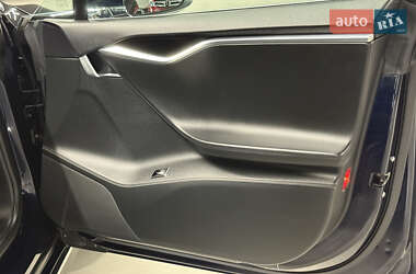 Лифтбек Tesla Model S 2014 в 