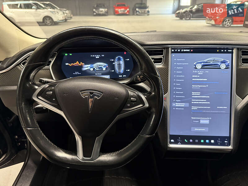 Ліфтбек Tesla Model S 2014 в Володимирі