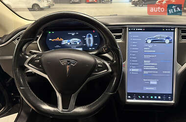 Лифтбек Tesla Model S 2014 в 