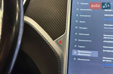 Лифтбек Tesla Model S 2014 в 