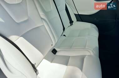 Лифтбек Tesla Model S 2018 в 