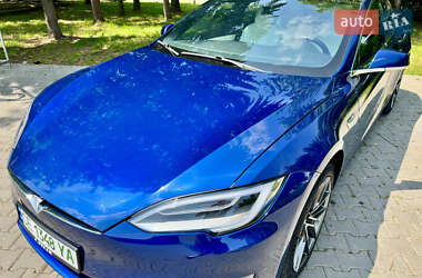 Лифтбек Tesla Model S 2018 в Черновцах