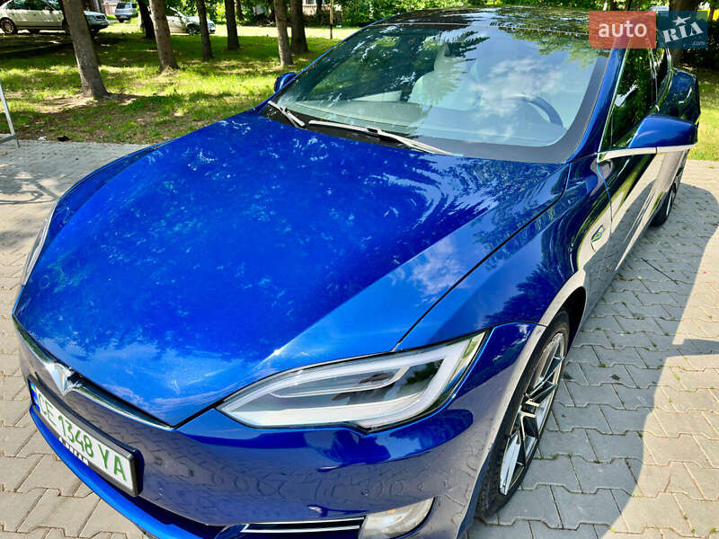 Tesla Model S 2018