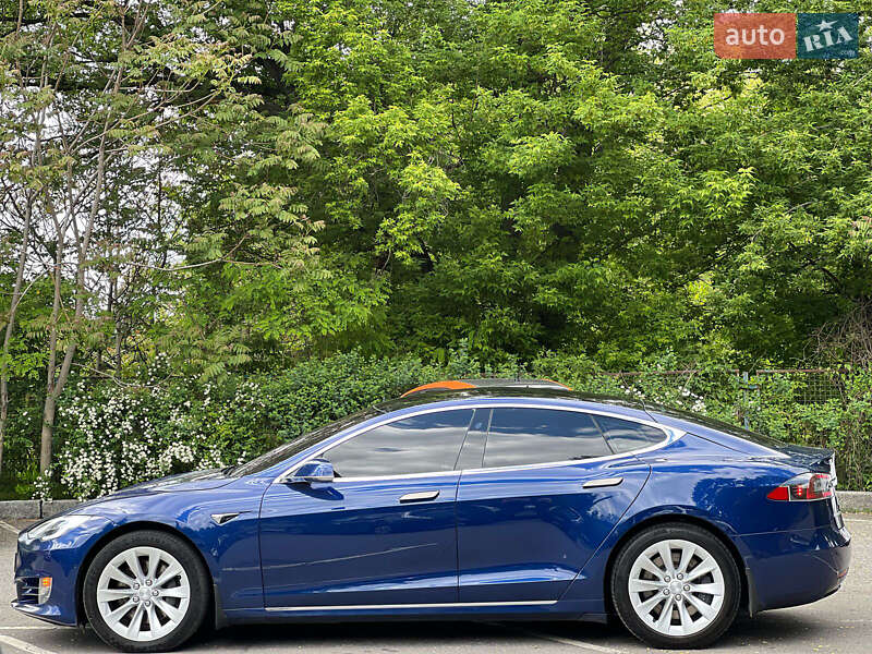 Лифтбек Tesla Model S 2017 в Днепре