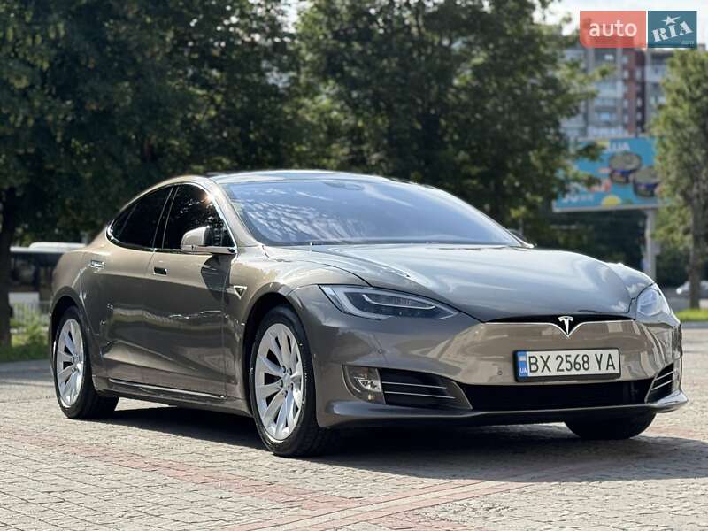 Лифтбек Tesla Model S 2016 в Днепре