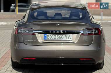Лифтбек Tesla Model S 2016 в 