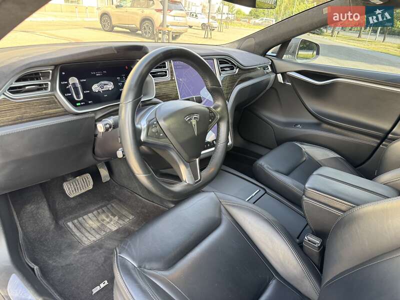 Лифтбек Tesla Model S 2016 в Днепре