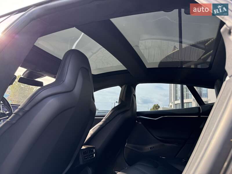 Лифтбек Tesla Model S 2016 в Днепре