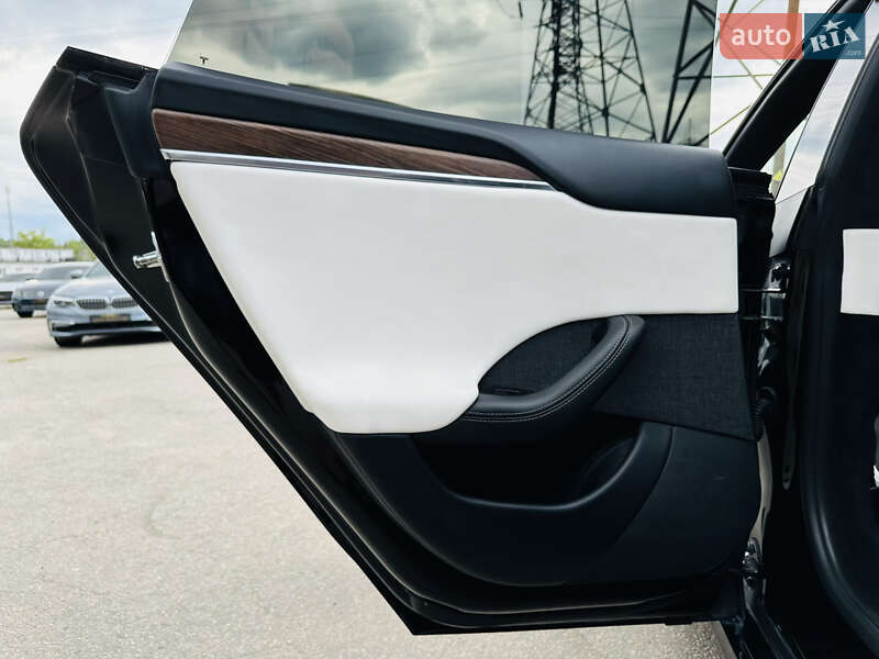 Лифтбек Tesla Model S 2022 в Харькове