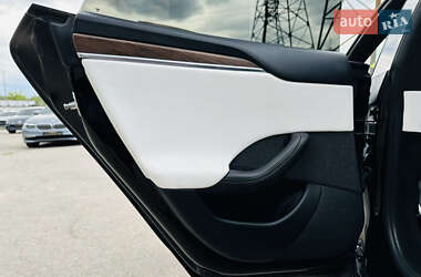 Лифтбек Tesla Model S 2022 в 