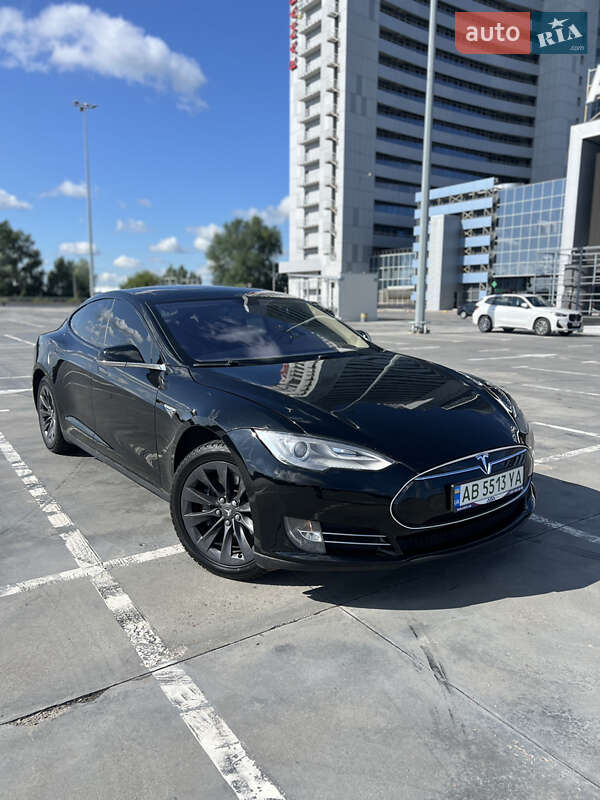 Лифтбек Tesla Model S 2013 в Киеве