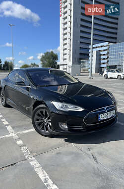 Лифтбек Tesla Model S 2013 в 