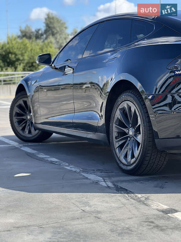 Лифтбек Tesla Model S 2013 в Киеве