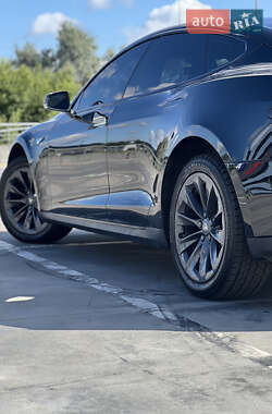 Лифтбек Tesla Model S 2013 в 