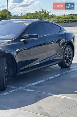 Лифтбек Tesla Model S 2013 в 