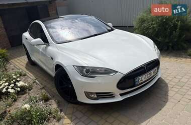 Ліфтбек Tesla Model S 2014 в 
