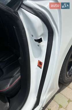 Ліфтбек Tesla Model S 2014 в 