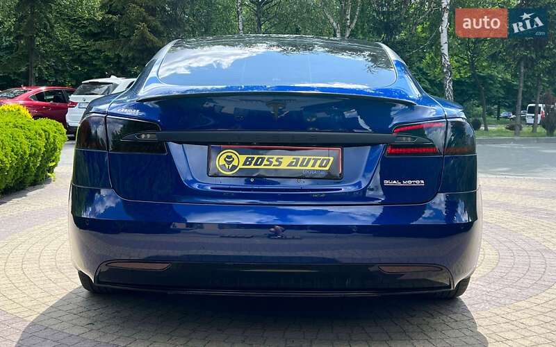 Ліфтбек Tesla Model S 2019 в Львові