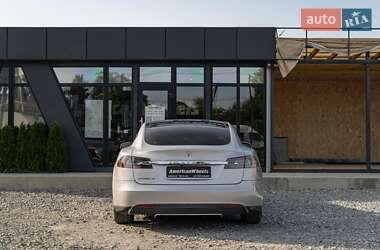 Лифтбек Tesla Model S 2012 в 