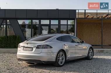 Лифтбек Tesla Model S 2012 в 