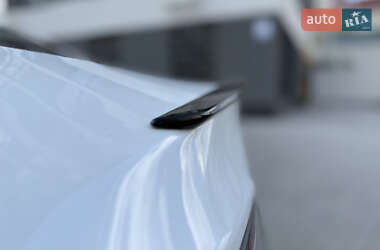 Лифтбек Tesla Model S 2019 в 