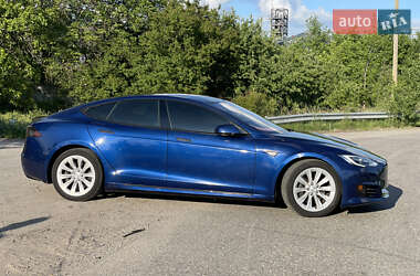 Лифтбек Tesla Model S 2016 в 