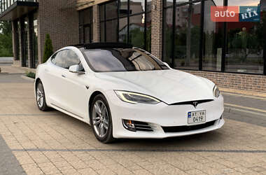 Лифтбек Tesla Model S 2016 в Ивано-Франковске