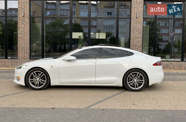 Лифтбек Tesla Model S 2016 в Ивано-Франковске