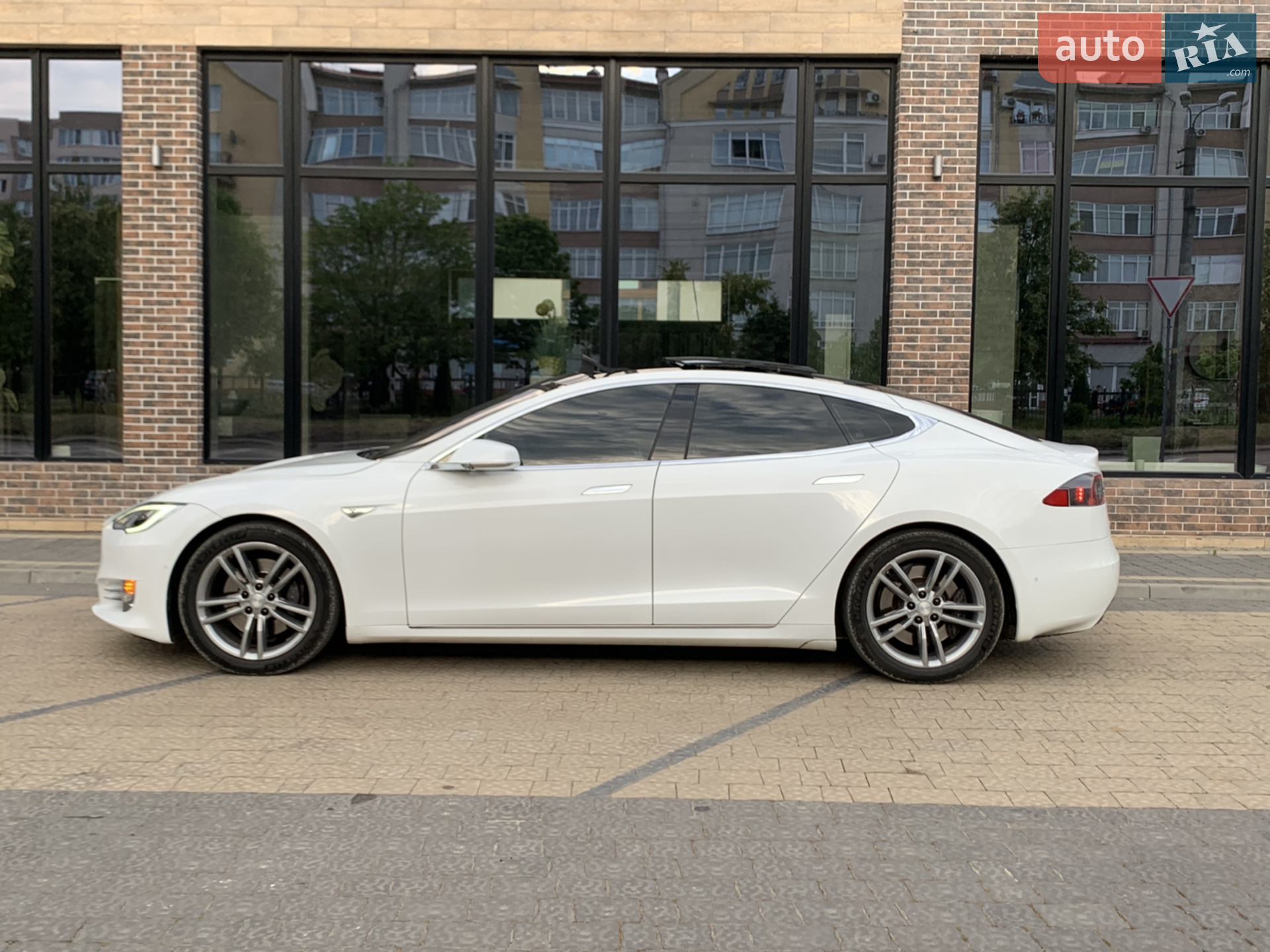 2016 Tesla Model S - мініатюра 11