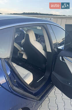 Лифтбек Tesla Model S 2018 в 