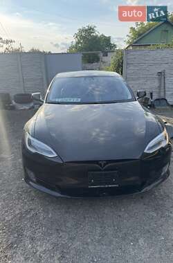 Лифтбек Tesla Model S 2016 в 